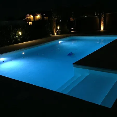 With Private Swimming Pool & * Parme