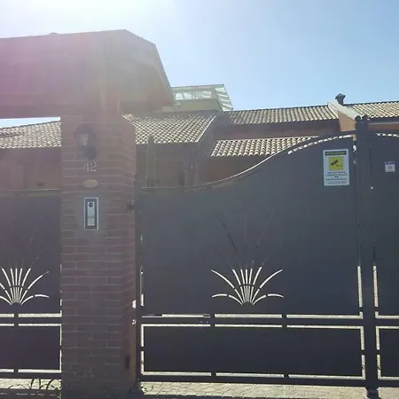 Villa With Private Swimming Pool & Parme